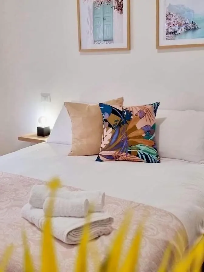 Christian Guest House Terrasini Daire